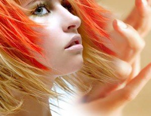 Как смыть краску с волос домашними средствами