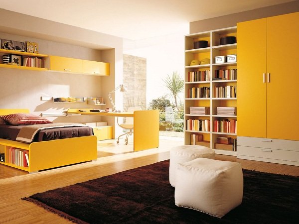 Желтый цвет в комнате - солнышко дома!