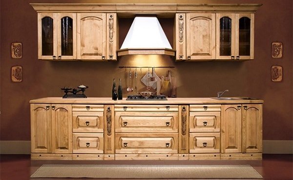 Деревянная кухонная мебель из массива