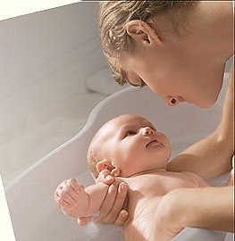 Как ухаживать за кожей новорожденного 